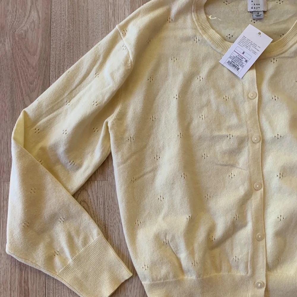 Super Cute Creamsicle Yellow Cardigan - Picture 7 of 10
